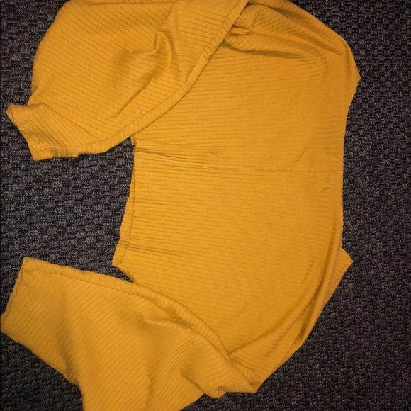 Urban outfitters cropped sweater - Picture 3 of 3
